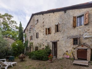 Vrolijk vakantiehuis in Vergato met tuin - Castel d'Aiano - image1