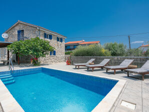 Ferienhaus Galovic mit privatem Pool - Brzac - image1