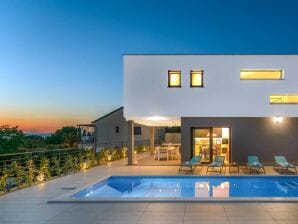 Villa de luxe LEA MAGDALENA avec piscine chauffée