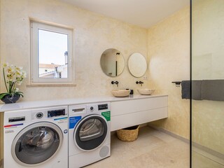 Holiday house Linardići Features 37