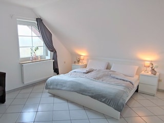 Schlafzimmer 1
