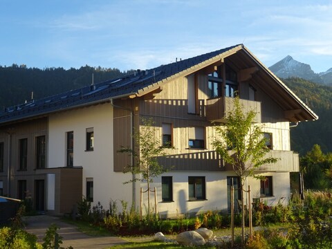 Vakantieappartement Prachtig tuinappartement (nieuwbouw), fantastisch bergzicht