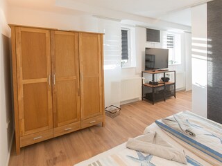 Schlafbereich - großer Kleiderschrank