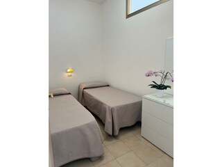 schlafzimmer mit 2 Einzelbetten