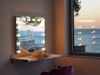 Make up table