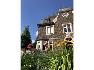 Weitab vom Alltag blickt der Mosel-Erker in die Natur.