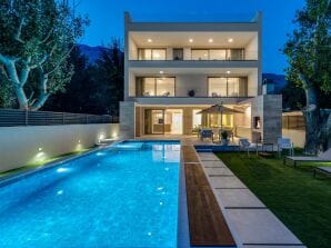 Beachfront Villa Erce with private 40sqm heated pool, a Gym, 7 en-suite bedrooms, a rooftop terrace, 2 living areas - Duće - image1
