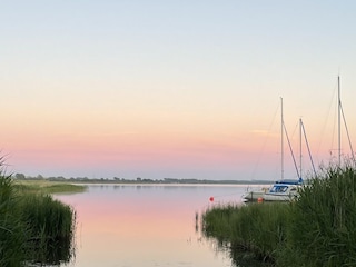 Sonnenuntergang am Großen Jasmunder Bodden bei Glowe