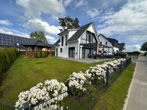 Ferienhaus Villa Urlaubsglück am See - Göhren-Lebbin - image1