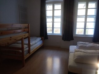 Schlafzimmer mit Hochbett