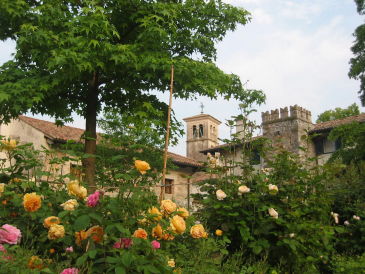 Ferienhaus "Vicinia" mit Garten in der Burg