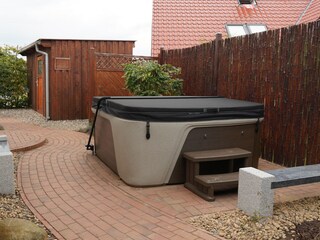 New whirlpool access steps