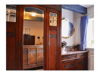 3. Schlafzimmer mit antiken Möbeln