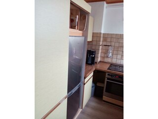 Küche m. Kühl-Gefrier-Schrank