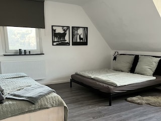 Schlafzimmer 2
