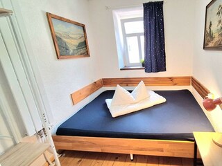 Schlafzimmer Kurt (1 OG)