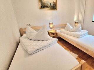 Schlafzimmer Ludwig (1 OG): 2x Einzelbetten