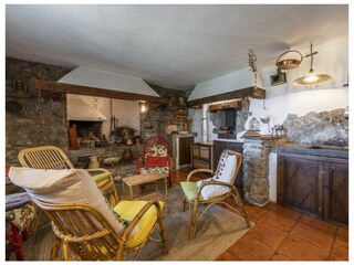 Villa Cortona Features 16
