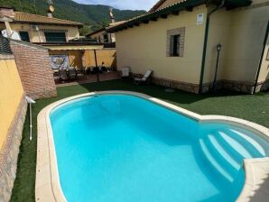 Encantador chalet en La Adrada con piscina privada - Pelahustán - image1