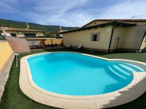 Encantador chalet en La Adrada con piscina privada - Pelahustán - image1