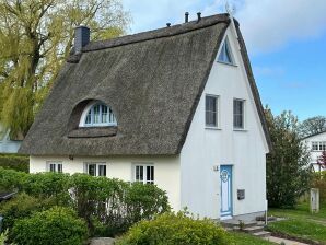 Holiday house Reetdachhaus mit eigenem Strandkorb in Wohlenberg an der Ostsee - Wohlenberg - image1