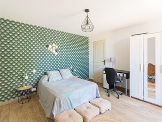 Holiday house Régusse Features 12