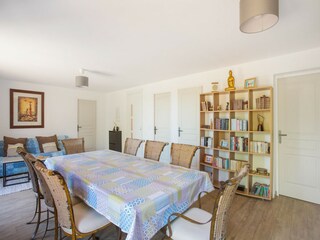 Holiday house Régusse Features 14