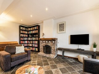 Farmhouse Walem Features 13