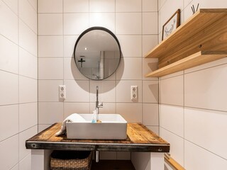 Farmhouse Walem Features 26