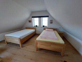 2. Schlafzimmer