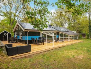 Ferienhaus Luxuriöses Refugium am Waldrand