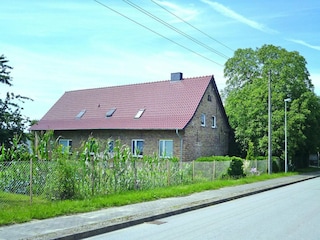 Apartment Wrechen Outdoor Recording 3