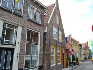 Holiday house Listed 1777 building in historical Enkhuizen - Enkhuizen - image1