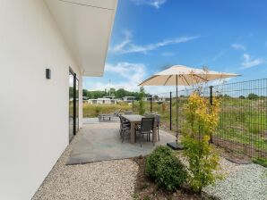 Luxe villa in Zeewolde with infrared sauna - Biddinghuizen - image1