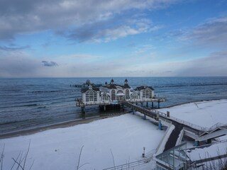Winterimpressionen am Wasser und an der Seebrücke