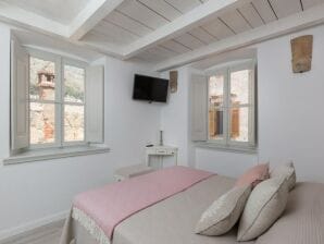 Apartment Dubrovnik Sweet House - Superior Double Room with Old Town Roofs View (SOBA 2) - Dubrovnik - image1