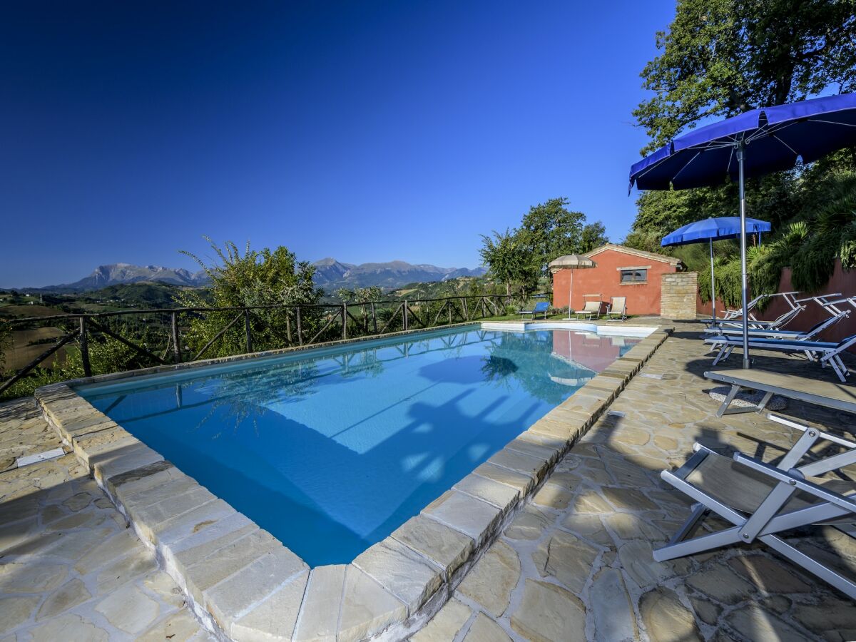 Holiday house Santa Vittoria in Matenano Outdoor Recording 1