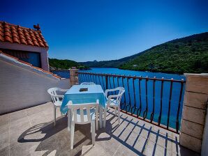 Apartments Malo Lago - One-Bedroom Apartment with Two Balconies and Sea View - Attic (Apartment 2) - Pasadur - image1