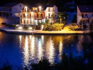 Apartments Malo Lago - One-Bedroom Apartment with Balcony and Sea View - 2nd floor (Apartment 6) - Pasadur - image1