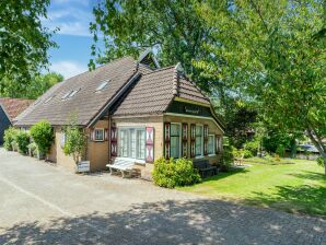 Casa rural en Giethoorn junto a los canales