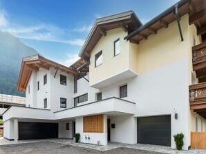 Mooi vakantieappartement in Umhausen met twee balkons - Umhausen - image1