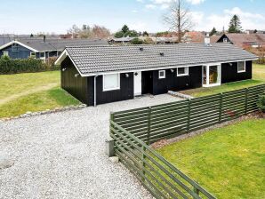 6 Personen Ferienhaus in Børkop - Høll - image1