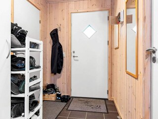 Holiday house Høll  17