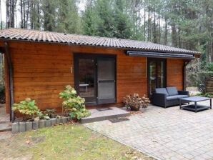 Chalet met rustige ligging in een bos bij Nijlen - Bonheiden - image1