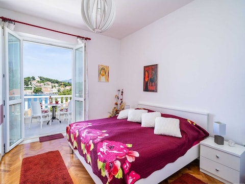 Appartamento Apartments & Rooms Mara & Petrunjela - Studio Apartment with Balcony and Sea View