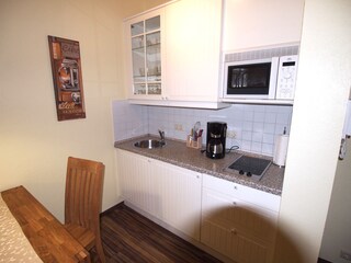 Hier sehen Sie die Küchenzeile der Ferienwohnung