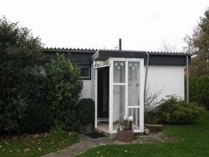 Sfeervolle bungalow aan de Noordzee in Warwerort - Oorlogsoord - image1