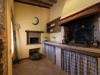 Villa Giulia - Fireplace and woodoven