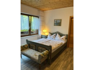 2. Schlafzimmer für 2 x Personen mit Balkontüre