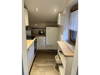 Küche mit Miele Spülm. Microwelle,Kühlschrank +Gefrierf